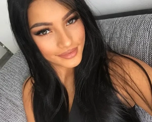 Tinera draguta Te astept la minr