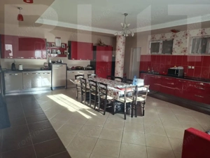 Vilă spațioasă cu 7 camere – confort, eleganță și funcționalitate - imagine 11