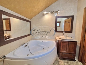 Apartament spatios pe doua niveluri in zona Semicentrala - imagine 18