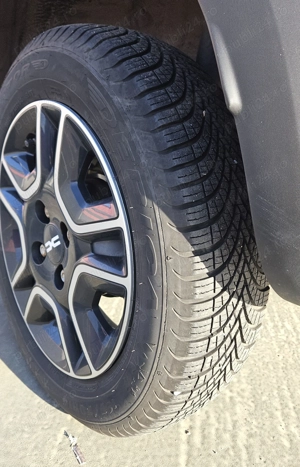 Vand Dacia Spring an 2 km, garantie Septembrie 2028 - imagine 3