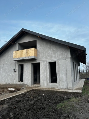 Casă de vânzare la pădure 