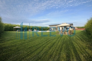 Proprietate pentru investiție cu Piscină în Hemeiuș - imagine 4