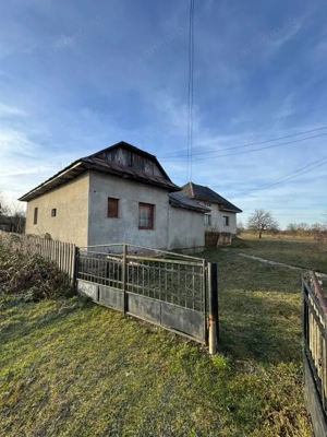 Două case pe același teren, 180 mp utili, 25 ari, Șindrești