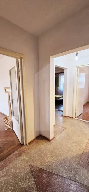 Apartament 3 camere, 2 băi, 2 balcoane, decomandat, centru - Sf.Gheorghe - imagine 5