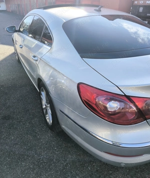 Bine întreținută, atent exploatată, plafon panoramic înstelat, lumini ambientale. - imagine 2