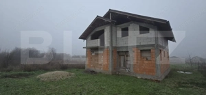 Casa la rosu, P+M, 4 camere, 400 mp teren, Simnicul de Jos