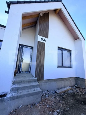 Casă/DUPLEX  SPATIOS, cu 3 dormitoare și teren de 350 mp – 176.000 € NEGOCIABIL