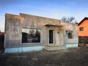 Casa 4 camere,  strada principala   Dancu