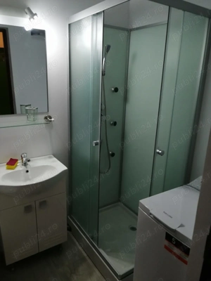 Ofer spre inchiriere garsoniera situata in centru