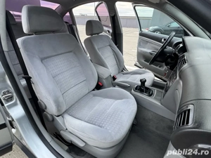 Volkswagen Passat 2004 1.9 TDI 131 CP Bussines-Line - imagine 7