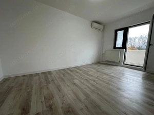 1 camera renovata cu balcon ETAJ 1