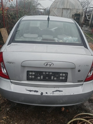 Hyundai accent dezmembrez orice piesă  1.5 crdi
