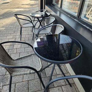 Vând 5 mese sticlă + 18 scaune 