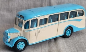 Autobuz de epoca Bedford Anglia, Corgi 1992, macheta metal noua alba-bleu, sc. 1:50