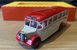 Autobuz de epoca Bedford Anglia, autocar Corgi 1990, macheta metal noua alba-rosie, sc. 1:50