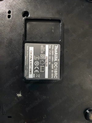 Statie incarcare baterii makita