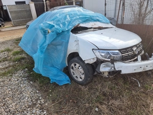 Logan0.9 cu gpl avariat pentru dezmembrari