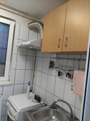 Închiriez garsoniera 