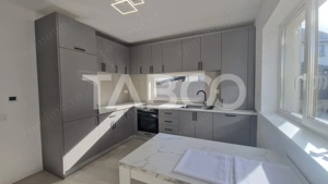 Casa moderna cu 4 camere 2 bai si curte in Selimbar zona rezidentiala - imagine 5