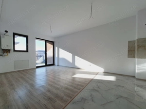 Aproape de statie Express 3 si ESO. Dormitor cu zona de dressing.