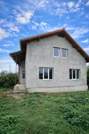 De vânzare-Casă P+M și 565 m  teren în Mun. Rm Vâlcea,  cartier Goranu, Calea București  127 A