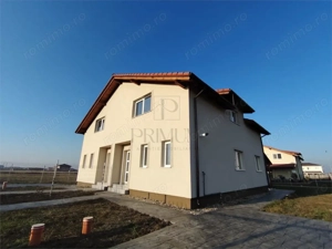 Duplex spatios - zona linistita - compartimentare practica.