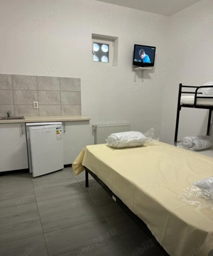  Proprietar inchiriez garsoniera pentru 3 persoane,in Calea Sagului,cheltuieli incluse