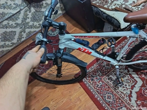 vînd bicicleta Șimano