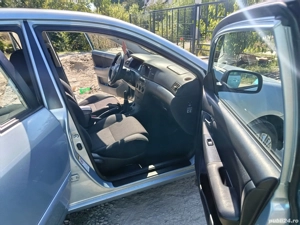 Vând Toyota corolla berlină 2005 - imagine 3