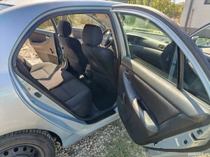 Vând Toyota corolla berlină 2005 - imagine 2