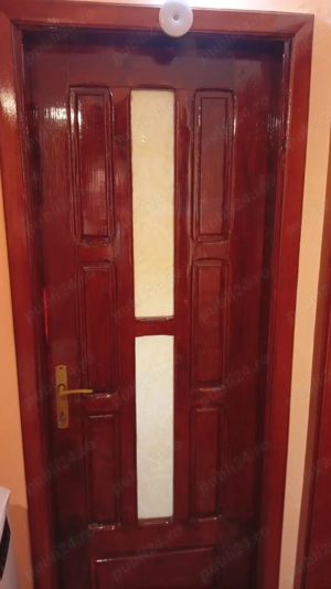 vand usi interioare din lemn de brad 