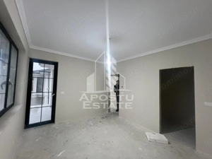 Duplex deosebit Dumbravita- spre pădure zona centrala - imagine 14