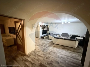 Casă / Vilă cu 5 camere de vânzare - imagine 7