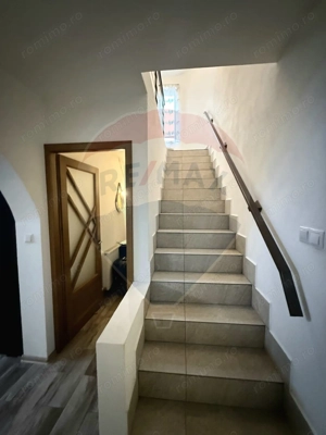 Casă / Vilă cu 5 camere de vânzare - imagine 16