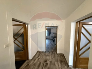 Casă / Vilă cu 5 camere de vânzare - imagine 17