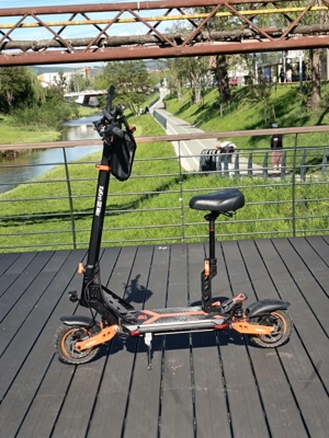 Vând trotineta electrică kukrin G2 Max instare perfecta trotineta este cumpărată de nouă are 400 km 