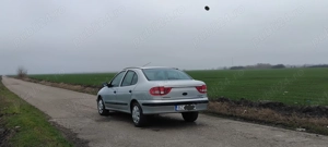 Renault. Megane. Benzină. 