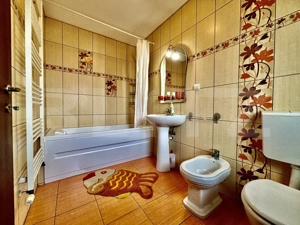Apartament 3 camere 2 bai, 70mp, parcare, zona Muzeul Apei - imagine 8