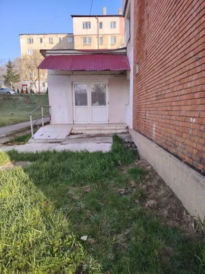 Spatiu comercial + garsoniera lipit de spatiu - imagine 2