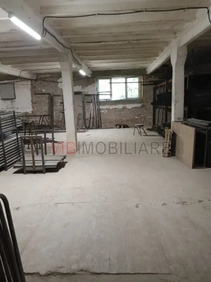 Timis - Orțișoara, hală industrială cu etaj de vânzare – 2.150 mp, teren 1.880 mp