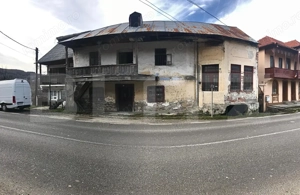 Oportunitate unică lângă Primăria Pietroșița - Monument Istoric + Hală –Investi