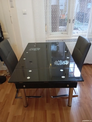 vănd masă extensibilă de sticlă cu 2scaune 
