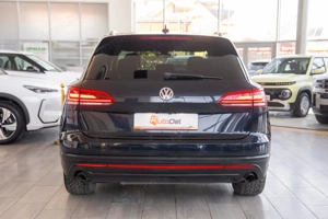Volkswagen Touareg 3.0 TDI 4Motion - imagine 6