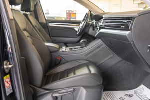 Volkswagen Touareg 3.0 TDI 4Motion - imagine 12