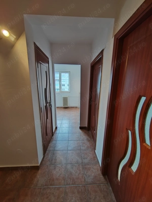 Vând apartament renovat cu doua camere decomandat in Timișoara în zona centrală  - imagine 11