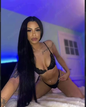 Tocmai Ce Am Ajuns Bruneta Reală Și Senzuală ! 