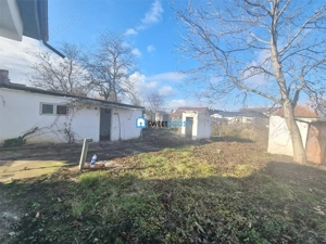 Casa de vanzare  cu 4 camere si anexe  in Fagaras.