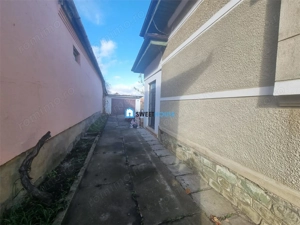 Casa de vanzare  cu 4 camere si anexe  in Fagaras.