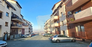 Apartament  4 camere 2 bai si loc parcare zona Valea Aurie - imagine 3