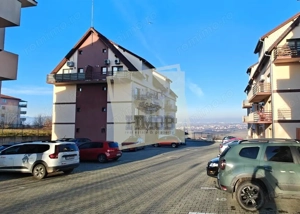 Apartament  4 camere 2 bai si loc parcare zona Valea Aurie - imagine 2